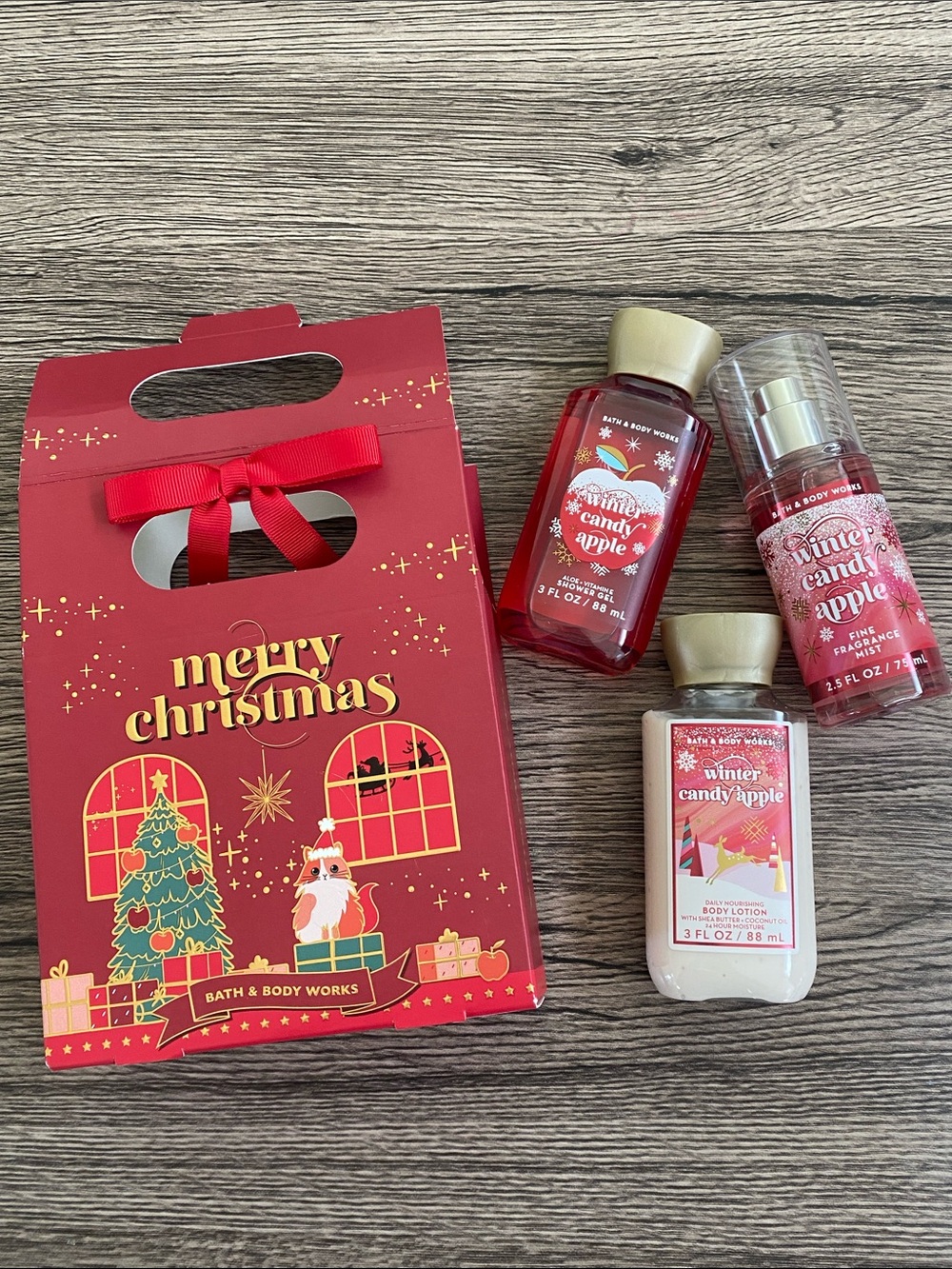 Bath and Body Works Winter  Candy Apple Gift Set NWT
